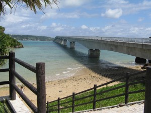 ロケ地としても有名な古宇利大橋。文句無しのロケーション。